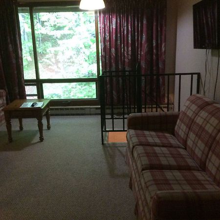 Evergreen Valley Inn Stoneham Exterior foto